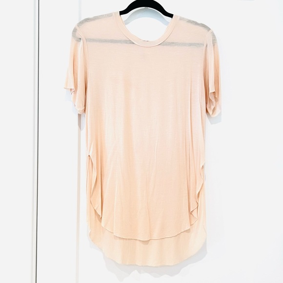 ALO Yoga Tops - Alo Yoga ultra lightweight tissue t shirt